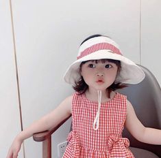 Material: Cotton Size: S: Head size 46-50cm(fit for kids 1-3 years old)M：Head size 50-54cm(fit for kids 4-7 years old) Cute orange/cheery sun hat with removable strap for your little one! This hat is a must have for summer time! The big hat brim(9.5cm) will help to protect your little one in an all around way. This hat is made with high quality cotton that is soft and breathable! Super eye catching when your kid wear it!An ideal gift for kids! Leather Beret, Knit Beret, Personalized Hats, Hat Beret, Old M, Big Hat, News Boy Hat, Beret Hat, Cloche Hat