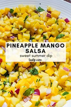 mango and pineapple salsa in a bowl Pineapple Mango Chutney, Pineapple Mango Rice, Pineapple Mango Chicken, Lettuce Wraps Chicken, Fresh Salsa Recipe Homemade, Pineapple Pico, Tropical Salsa, Pineapple Mango Salsa, Wraps Chicken