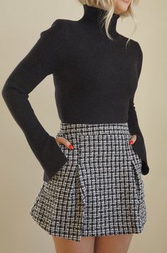 Curvy Date Night Outfit, Black Turtleneck Top, Black Tweed Skirt, Black And White Mini Skirt, Air Clothes, Black Ribbed Top, Mini Skirt Style, Black And White Tweed, White Mini Skirt