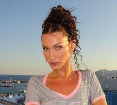 Bella Hadid Hairstyle, Leopard Limo, Yoga Morning Routine, Vogue Magazine Fashion, Bella Hadid Hair, No Ordinary Girl, Debut Photoshoot, Curly Bun, Lip Glow