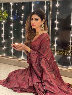 Garima Chaurasia, Mouni Roy Dresses, Girl Actors, Mouni Roy, Fashion Dictionary, Casual Indian Fashion, Indian Dresses Traditional, Traditional Indian Outfits, Beautiful Saree