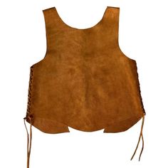 100% handmade Argentine leather suede top. A versatile Argentine leather top. A versatile top which can be used anytime, seasonless. Wear it alone or with a shirt below. The back is open.A garment that will last you forever!Leather is a unique material, that's why each top can be subtly different from the other, and that's the beauty of this material.How to care for leather?Try not to get it wet (or with rainwater). If it gets wet, just wipe it with a dry cloth to absorb the excess and let it dr Badass Outfit, Suede Top, Oil Stain, Suede Tops, Bags Handmade, Fuchsia Color, Unique Materials, Leather Bags Handmade, Denim Patchwork