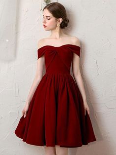 Silhouette:?A Line Waist: Natural Sleeve Length: Sleeveless Shown Color:?Burgundy Built-In Bra: Yes Bridesmates Dresses, Red Velvet Prom Dress, Cocktail Dresses 2022, Wedding Cocktail Dresses, Short Graduation Dress, Velvet Homecoming Dress, Homecoming Dresses Knee Length, Cocktail Dresses Wedding, Burgundy Homecoming Dress