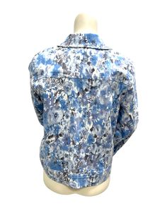 Stay stylish and comfortable with our Floral Jeans Jacket. Made with a fun and cool fabric, this jacket offers a comfortable fit that will make you stand out in any crowd. Perfect for any casual occasion, it's a must-have addition to your wardrobe. Don't forget to check out the matching sleeveless dress here. Details: Fabric content: 66% Viscose, 30% Nylon, 4% Elastane Care: Hand wash cold Made in Canada Floral Jeans Jacket Floral Jeans, Jeans Jacket, Women's Jackets, Dress Home, Scarf Hat, Shoe Gifts, Wallet Accessories, Toiletry Bags, Boutique Shop