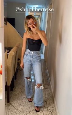 Linen Pants Going Out Outfit, Fortgehen Outfit, Casual Going Out, Flare Jeans Summer Outfit, Outfit Inspo Going Out, Going Out Outfit Jeans, Cute Going Out Outfits Night Casual, Outfit Inspirations Going Out, Jeans Going Out Outfit