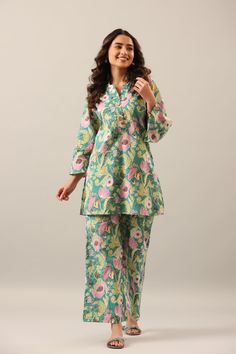 Cotton Suit Designs, Tops Outfit, Co Ords Outfits, Cotton Loungewear, Stylish Loungewear, Suit Designs, Loungewear Set, Co Ord Set, Floral Print Tops