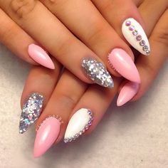 Studded pink stiletto nail art design, why not paint it for your next manicure! Unghie Nail Art, Manicure Gel, Stiletto Nails Designs, White Nail Art, Design Nails