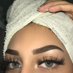 Eyelash extensions. Anastasia Beverly Hills Eyeshadow, Permanente Make-up, Long Eyelashes, Eyelash Extentions, Eyebrow Gel, Models Makeup, Longer Eyelashes, Makeup Eyelashes