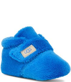 From UGG &#x2C; the Kids' Bixbee Washable Slip-On Crib Shoes feature: Cozy textile upperMachine washableAdjustable hook-and-loop closure for easy on and offCozy textile liningFaux suede outsole with printed silicone treadImported. Crib Shoes Girl, Ugg Kids, Baby Gadgets, Baby Shower Diaper Cake, Boy Gifts, Baby Shower Diapers, Walker Shoes, Kids Uggs