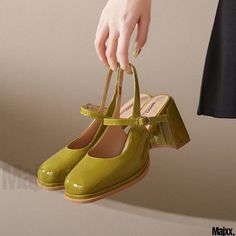 Timeless High Heel Sandals with Comfortable Footwear Comfortable High Heels Shoes, Closed Toe Heel, Vintage High Heels, Comfortable High Heels, Elegant High Heels, Funky Shoes, Slingback Shoes, Chunky Heels Sandals, Charlotte Olympia