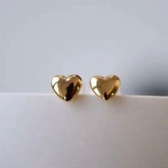 - Brilliant Tiny Gold Heart Stud Earrings W/ Long Post. - Material: Solid Au750 18k Gold; Au750 Stamps. - Color: Yellow Gold; - Size: Diameter Of Heart Is 0.16"(4mm); 11mm Post; - Package: A Pair Studs And 18k Gold Backs; Comes With A Jewelry Pouch. Reasonable Offers Are Welcome! Bundle More Items And Save More! Jewellery Dainty, Gold Heart Stud Earrings, Gold Heart Studs, Gold Heart Earring, Mini Earrings, Rose Gold Heart, Gold Stud Earrings, Gold Earrings Designs, Small Earrings Studs