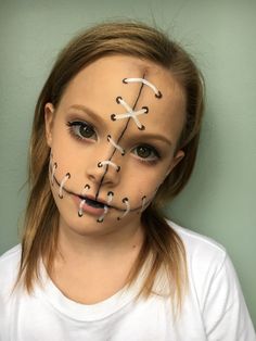 Nem Halloween Makeup, Maquillage Halloween Simple, Halloweenský Makeup, Halloween Make-up Looks, Dekorasi Halloween, Halloween Makeup Pretty, Cool Halloween Makeup, Halloween Eye Makeup, Amazing Halloween Makeup