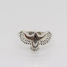 Vintage Sterling Silver Eagle Bird Ring....Marked 925...Total of weights 2.2grams... Size 8...Measure of Face 10.7MM...It's in very good condition. Bird Ring, Bird Rings, Eagle Bird, Eagle Ring, Silver Eagle, Silver Eagles, Vintage Bird, Vintage Birds, Jewelry Inspo