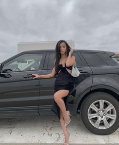 Poses In Front Of Car, Alyssa Nicole, Insta Photography, Casual Outfits For Work, Sky Photo, Business Casual Outfits For Work, Outfits For Work, Cute Poses For Pictures, How To Pose