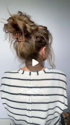 Courtney Travis on Instagram: "Follow for day 6! Day 5/30 This style is perfect for fine hair girlies, makes your bun so BIG   #hair #hairtutorial #hairaccessories #hairstylist #hairstyle #reels #reelsinstagram #newreels #newreel #viralvideos #viralreels #viral #hairtrends #hairvideo #explore #explorepage #wavycurly #finehair #finehairstyles #easyhairstyles #quickhairstyles" Hair Doughnut Bun Hairstyles, Messy Bun Clip, How To Make A Messy Bun With Long Hair, Fine Hair Bun, Big Bun Hairstyles, Bun Hacks, Big Short Hair, Clip Messy Bun