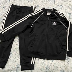 Brand New Jogger Set Aesthetic Glasses, Jogger Set, Adidas Black, Harajuku Fashion, Black Adidas, Jogger Pants, Matching Sets, Adidas Jacket, Harajuku