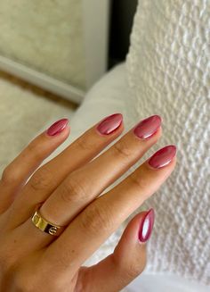 Red Frosted Nails, Nail Ideas Fall 2024, Cherry Glazed Nails, Natural Painted Nails, Minimal Summer Nails, Red Glazed Nails, Aesthetic Nails Fall, Wine Color Nails, Manicure Colours