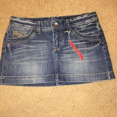 Express Jean Mini Skirt Embellished Pockets Brand New With Tags Size 4 Essie Aesthetic, Denim Mini Skirt Y2k, Outfits Jewelry, Jean Skirts, Jean Mini Skirt, Future Wardrobe, Jean Mini Skirts, Express Jeans, Jean Skirt