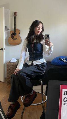 Downtown Concert Outfit, Outfit Ideas With Dress Pants, Styling Blue Trousers, Halter Top With Shirt Underneath, Style Collared Shirt Women, Korean Casual Fashion Women, Corset And Tie Outfit, Layer White Button Down Shirt, White Button Up Layered Outfit