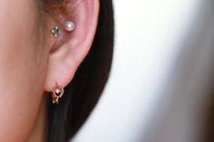 ▪ If you want a piercing bar of a different length, please let us know this when you order. ▪ All metal is 14K solid real gold. ▪ 14K solid gold has 58.5% pure gold content. ▪ They are nickel free.Safe for sensitive skin >> Details << ▪︎ Type of earring fasteners - One touch hoop earrings or Piercing earrings ▪︎ Measurement: Type : One touch hoop earrings 11.7 mm * 13 mm Type : Post length of piercing : 5 mm ▪︎ Material: 14K Solid Gold/ Natural cognac diamond ▪︎ Quantity: Single earr Tiny Elegant Hoop Cartilage Earrings, Elegant Tiny Hoop Cartilage Earrings, Elegant Tiny Hoop Piercings, Small Diamond Hoop Earrings, Minimal Hoop Earrings, Piercing Bar, Tiny Gold Earrings, Small Gold Hoop Earrings, Earrings Minimal