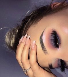 Baddie Makeup Glam, Purple Glam Makeup, Baddie Makeup Looks, Skincare Favorites, Silver Eye Makeup, Purple Eye Makeup, Smokey Eyeshadow