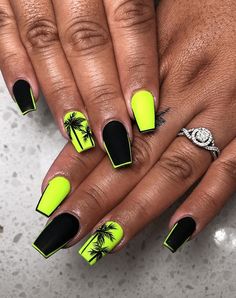 30 Palm Tree Nails for a Tropical Summer Manicure - The Beauty Pursuit Palm Tree Nails, Neon Green Nails, Tropical Nails, Tree Nails, Summer Manicure, Baby Nails, Birthday Trip, Summer Acrylic Nails, Tropical Summer