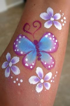 Flowers Face Paint, Flowers Face Painting, Kids Face Painting Easy, Flower Face Paint, Easter Face Paint, Tattoo For Kids, Face Painting Images, Face Painting Flowers, Easy Face Painting Designs