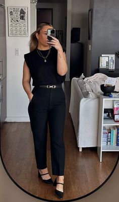 Admission Counselor Outfit, Women Work Casual Outfits, Casual Wear To Work Outfits, Outfit Ideas Professional Casual, Dresses To Wear To Work The Office, Black Serving Outfit, Classic Corporate Outfit, Leasing Agent Outfit Plus Size, Black Work Wear