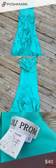 Size 12 mermaid turquoise dress Size: 12 Low in front, long in back. Mermaid style. Turquoise with a bunch of jewels Dresses Jewel Dress, Turquoise Dress, Mermaid Style, Size 12 Dress, Mermaid Fashion, Wearing Dress, Checks, Mermaid, Size 12