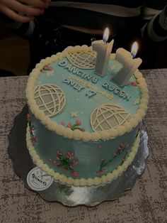 dancing queen, young and sweet, only 17 Dancing Queen Cake, Bolo Taylor Swift, 17th Birthday Party Ideas, Comic Cake, Amazing Cake Decorating, Queen Cake, 17 Birthday Cake