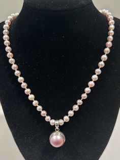 Gorgeous freshwater pearl necklace, perfect for any occasion. If you love a classic, this is for you. 18-19 inches of gorgeous freshwater pearls, hand strung and knotted. Focal, beautiful pink pearl set in sterling silver. Necklace With Pearl, Jewelry Making Project, Freshwater Pearl Necklace, Pearl Set, Freshwater Pearl Necklaces, Pink Pearl, If You Love, Love A, Pendant Necklaces