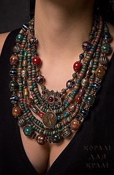 قلادات متدلية, Beautiful Beaded Necklaces, Jewelry Design Inspiration, Stone Beaded Necklace, Chunky Jewelry, Ancient Jewelry, Silver Jewelry Fashion, African Jewelry