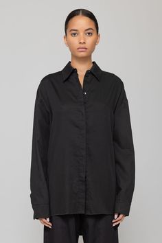 #color_black Oversized Blouse With Button Cuffs For Work, Oversized Workwear Blouse With Button Cuffs, Oversized Shirt With Button Closure For Work, Oversized Blouse With Button Closure For Work, Oversized Workwear Blouse With Placket, Oversized Button Closure Blouse For Work, Oversized Work Shirt With Buttons, Oversized Placket Blouse For Fall, Oversized Shirt With Concealed Placket For Fall