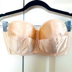 Nwot Vanity Fair | 34d Nude Strapless Underwire Bra Shiny Champagne Nude Lined No Signs Of Wear Strapless Partially Lined Bra For Parties, Elegant Strapless Bra Partially Lined, Elegant Strapless Partially Lined Bra, Fitted Strapless Bra Partially Lined, Fitted Partially Lined Strapless Bra, Strapless Partially Lined Bra, Underwire Bra, Vanity Fair, Women's Intimates