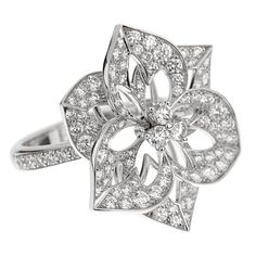 Boucheron Large Flower Diamond White Gold Cocktail Ring Sz 5 1/2 0003266 Edwardian Jewelry, White Gold Set, Gold Cocktail Ring, Gold Cocktail, Vs Diamond, White Gold Diamond Rings, Flower Motif, Modern Ring, Diamond Flower