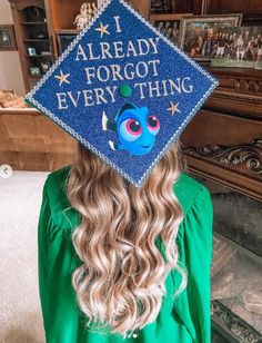 I already forgot everything, Finding Dory themed Disney grad cap topper Disney Grad Caps, Disney Graduation Cap, Funny Graduation Caps, Creative Graduation Caps, Graduation Cap Ideas, Disney Graduation, College Grad Cap Ideas, Grad Cap Decorated