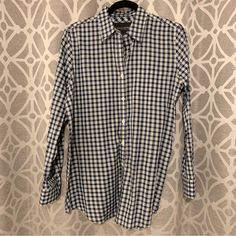 Banana Republic Soft Wash Shirt (Navy/White) Size S. A Beautifully Soft, Lightweight, 100% Cotton Button Down In A Classic Check Pattern. A Versatile Closet Staple, Great On Its Own, Or Layered. In Like New Condition, Washed, But Never Worn. Bundle For Discounts And Save On Shipping! Casual Navy Long Sleeve Dress Shirt, Casual Navy Button-up Dress Shirt, Casual Plaid Button-up Dress Shirt, Navy Business Casual Shirt For Spring, Navy Shirt For Business Casual In Spring, Navy Shirt For Business Casual Spring, Navy Shirt For Business Casual Spring Occasion, Casual Plaid Cotton Dress Shirt, Navy Cotton Tops For Daywear