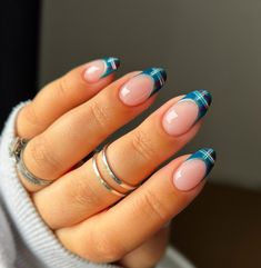 50+ Amazing Winter Nails 2025 You Must Copy This Year! - Prada & Pearls