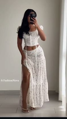 Venus Fashion, Lace Gown Styles, Floral Summer Dress, Modest Dresses Casual, Fashion Goals, Crop Top Outfits, Swaggy Outfits