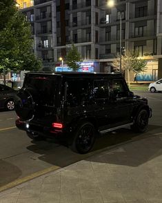 Mercedes Benz G Wagon Aesthetic, Mercedes G Wagon Aesthetic Interior, Mom Car Aesthetic, Dream Car Aesthetic Mercedes, G Wagon Black Aesthetic, G Wagon Dark Aesthetic, Mercedes G63, Car Essentials, G Wagon