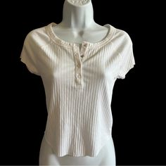 Perfect With Any Bottoms Casual Cream Everyday Top, Casual Everyday Cream Top, Casual Cream Tops For Everyday, Casual Cream Short Sleeve Tops, Eagle Tee, American Eagle Outfitters, American Eagle, Color White, Womens Tops