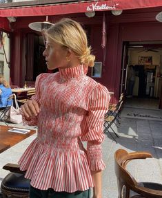 Old Money Summer Fashion, Sofia Richie Summer, Quite Luxury Fashion, Carolyn Bessette Style, France Summer Outfits, Women Old Money Style, Luxury Fashion Aesthetic, Summer Outfits Old Money, Stockholm Summer