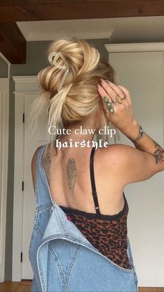 Easy Hair Tutorials, Claw Clip Hairstyle, Clip Hairstyle, Hair Bun Tutorial, Easy Hair Updos, Clip Hairstyles, Hair Tutorials Easy, Hair Tutorials For Medium Hair, Easy Hair