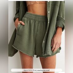 Aerie Shorts Size Xl Green New With Tags Mom Outfits Comfy, Couch Surfing, Aerie Shorts, Outfits Comfy, Boot Cut Leggings, On My Way, Comfy Shorts, Mens Outfitters, Mom Outfits