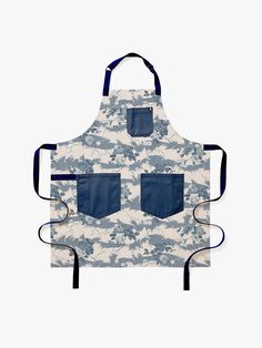 dora chintz apron by nathan turner x hedley bennett blue Iconic Prints, Carefree Style, Geometric Vintage, Cotton Canvas Fabric, Fabric Wall Art, Low Low, Diy Desk, Wallpaper Collection, Pull Off