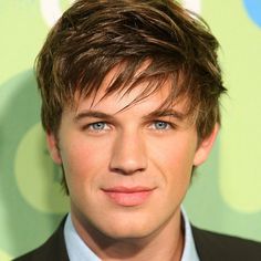 40 Best Hairstyles for Men with Round Faces - AtoZ Hairstyles Business Casual Hairstyles, Guys Hairstyles, Straight Haircuts, Hair Casual, Male Teen, Straight Hairstyle, Boy Haircut