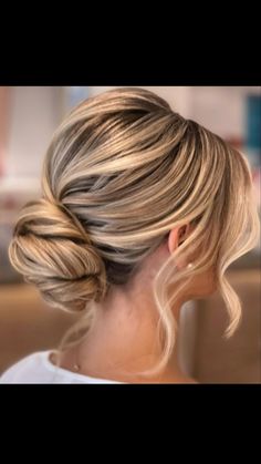 Mom Of The Bride Hair, Guest Hairstyles, Bridal Wedding Hair, Wedding Guest Hairstyles, Wedding Info, Wedding 2025, Wedding Hairstyle