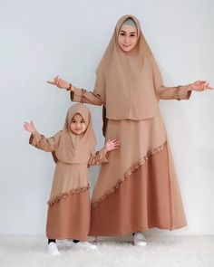 Projek Menjahit, Mother Daughter Fashion, Mother Daughter Matching Outfits, Hijab Look, Modern Hijab Fashion