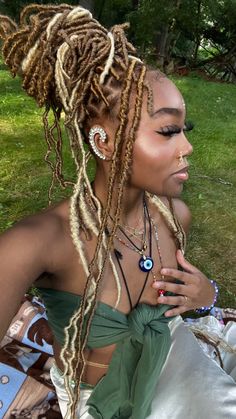 Earthy Braided Hairstyles, Spiritual Hairstyles, Dread Hair Styles, Earthy Braids, Fairy Braids Black Women, Layered Faux Locs, Earthy Outfits Black Women Locs, Tranças Faux Locs, Baddie Hairstyles Black Women