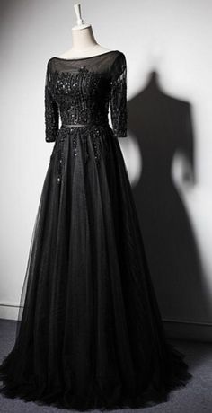 Black long sleeved dress for a woman's wedding Black Long Sleeved Dress, Black Plain Dress, Formal Ball Gown, Party Women, Long Sleeved Dress, Long Prom Gowns, Black Dress Outfits, Unique Prom Dresses, Stylish Party Dresses